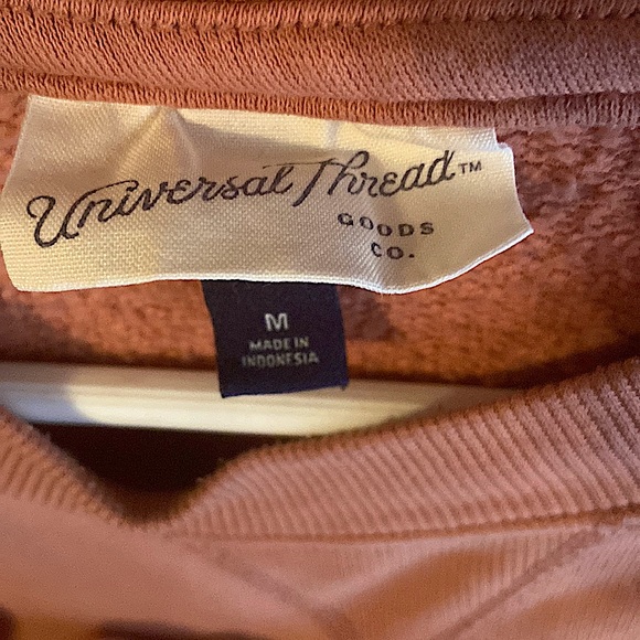 Blush universal Thread sweatshirt. - Picture 3 of 3